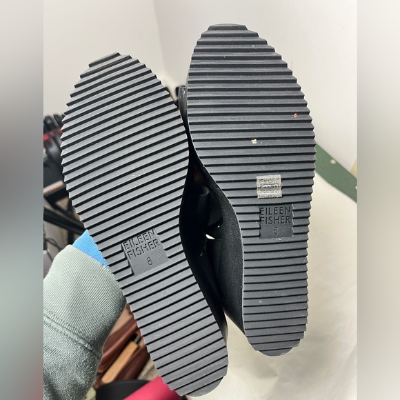 EILEEN FISHER Whimsy Wedge Sanal in a size 8 Black
Style No. EF47893 - Picture 8 of 10